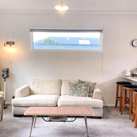 Villa Cozy N Comfortable,5 Mins To Airport Wellington Exterior foto