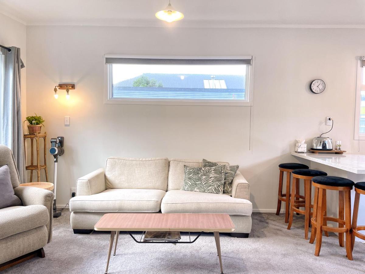 Villa Cozy N Comfortable,5 Mins To Airport Wellington Exterior foto