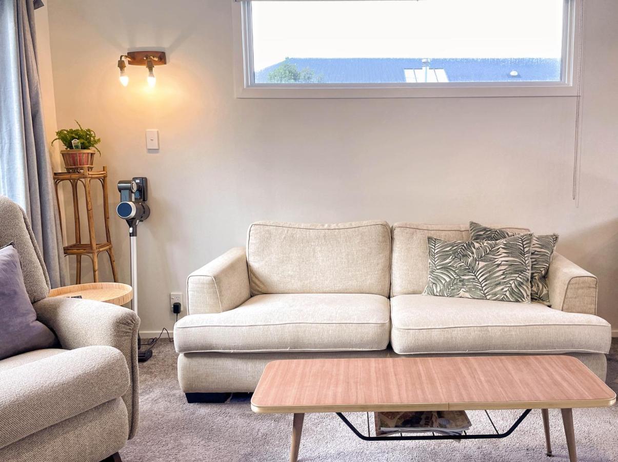 Villa Cozy N Comfortable,5 Mins To Airport Wellington Exterior foto
