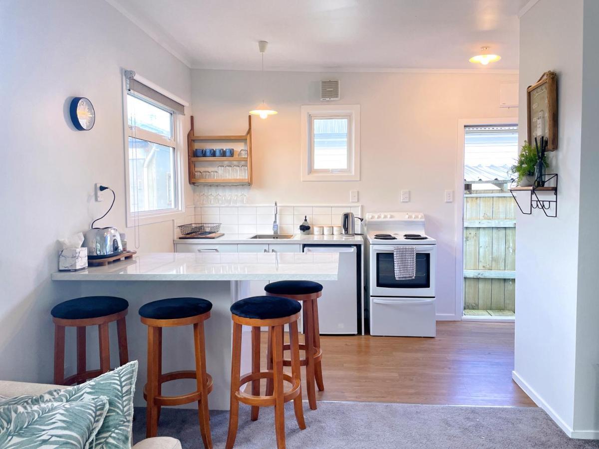 Villa Cozy N Comfortable,5 Mins To Airport Wellington Exterior foto